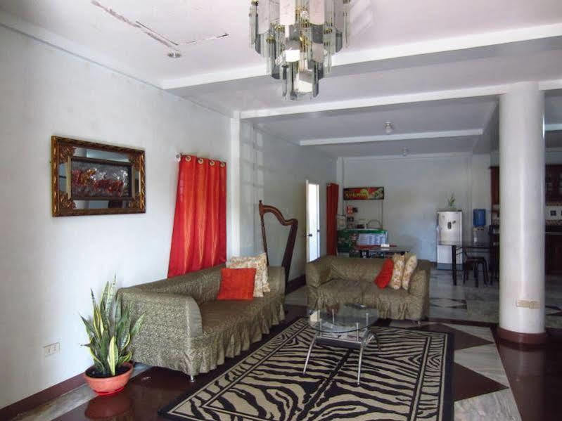 Pe'Re Aristo Guesthouse Mandaue City Exterior photo