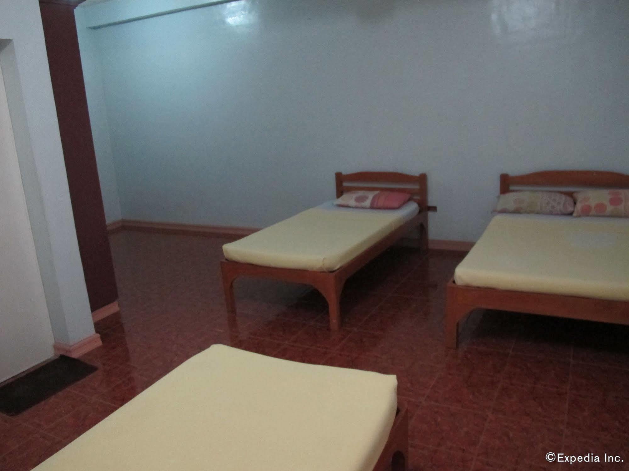 Pe'Re Aristo Guesthouse Mandaue City Exterior photo