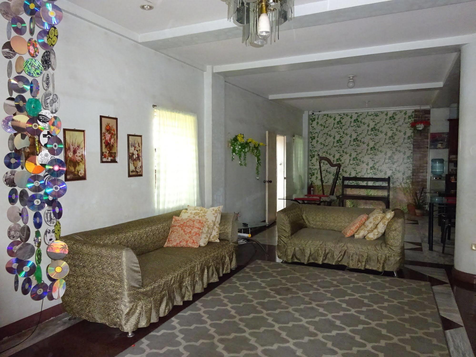 Pe'Re Aristo Guesthouse Mandaue City Exterior photo