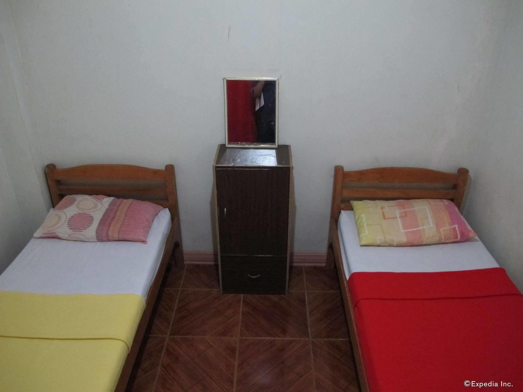 Pe'Re Aristo Guesthouse Mandaue City Exterior photo