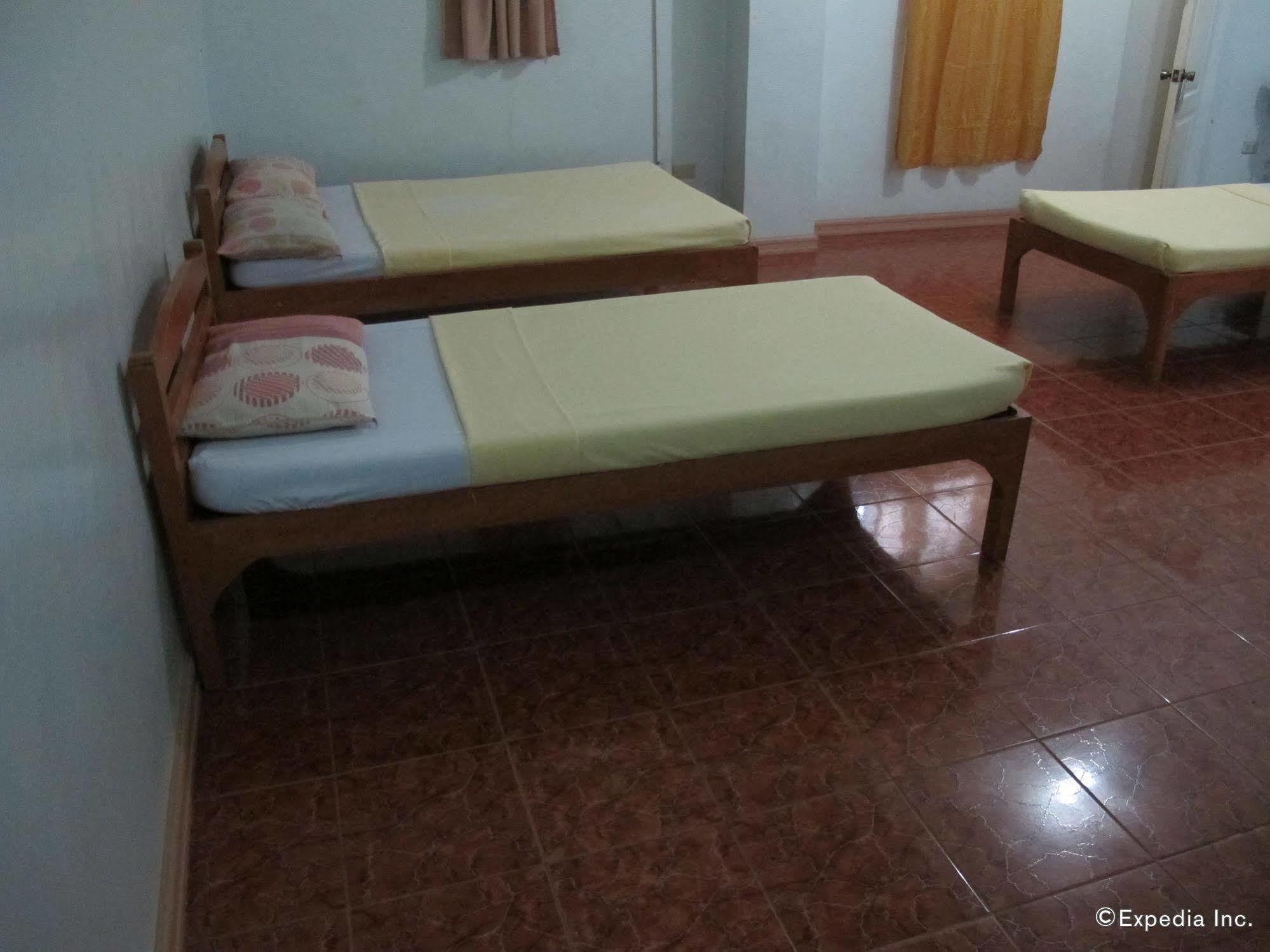 Pe'Re Aristo Guesthouse Mandaue City Exterior photo
