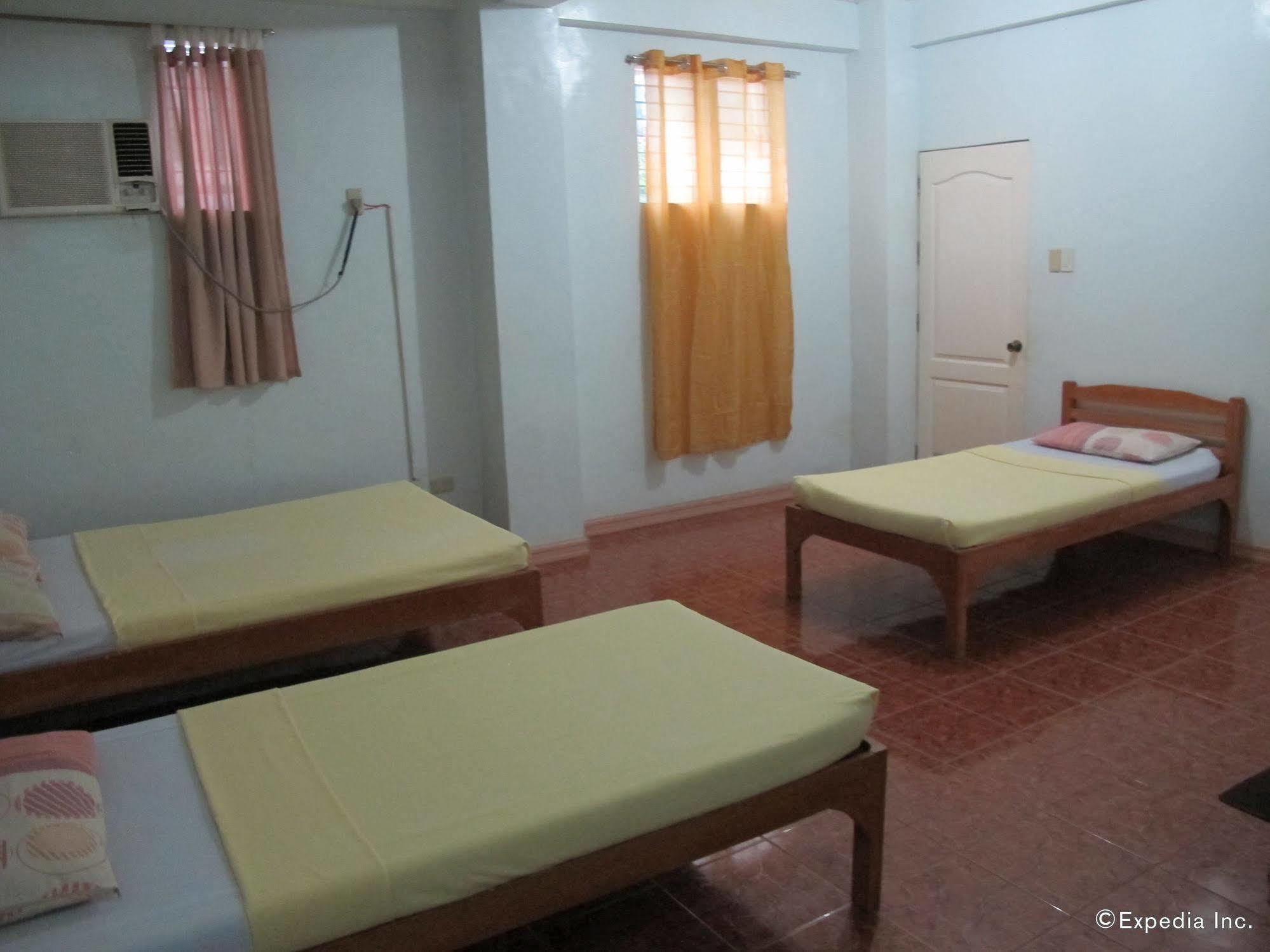 Pe'Re Aristo Guesthouse Mandaue City Exterior photo