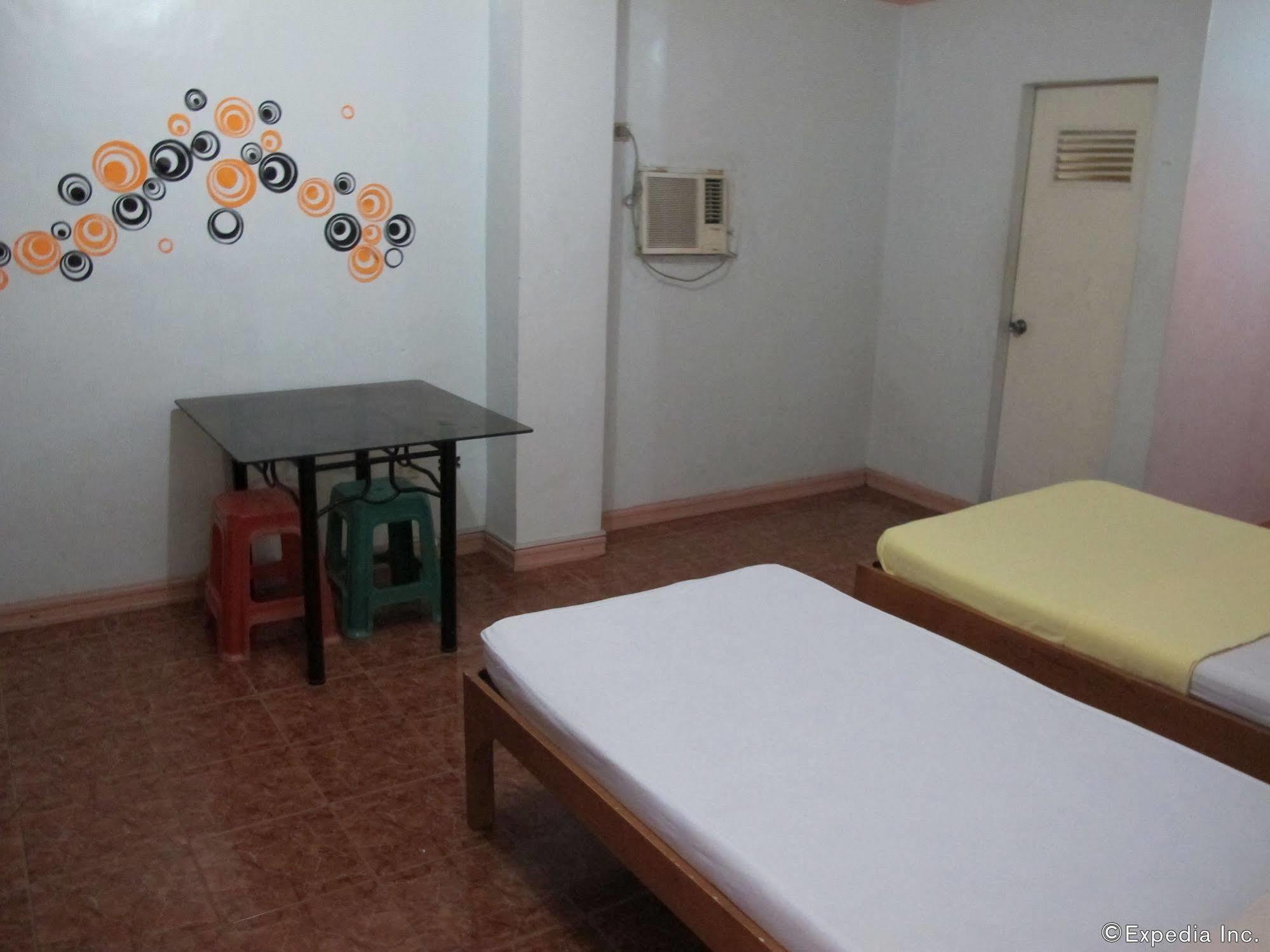 Pe'Re Aristo Guesthouse Mandaue City Exterior photo