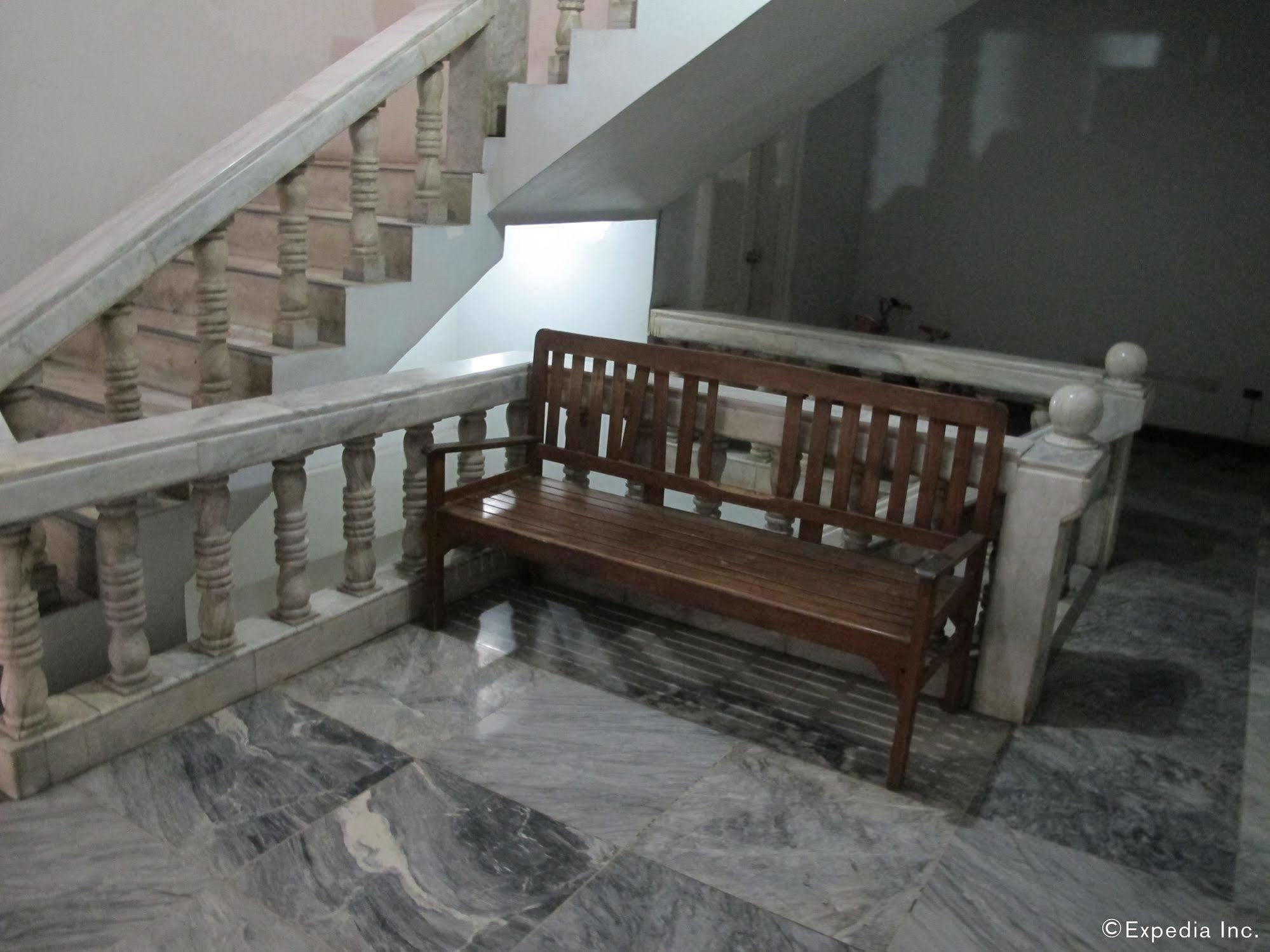 Pe'Re Aristo Guesthouse Mandaue City Exterior photo