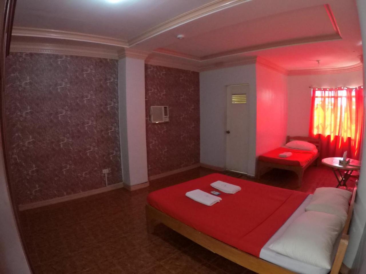 Pe'Re Aristo Guesthouse Mandaue City Exterior photo