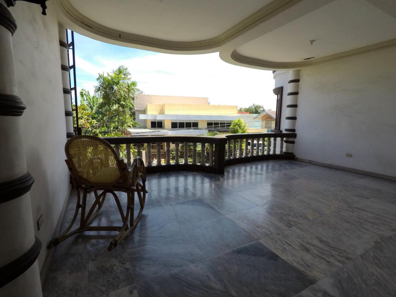 Pe'Re Aristo Guesthouse Mandaue City Exterior photo