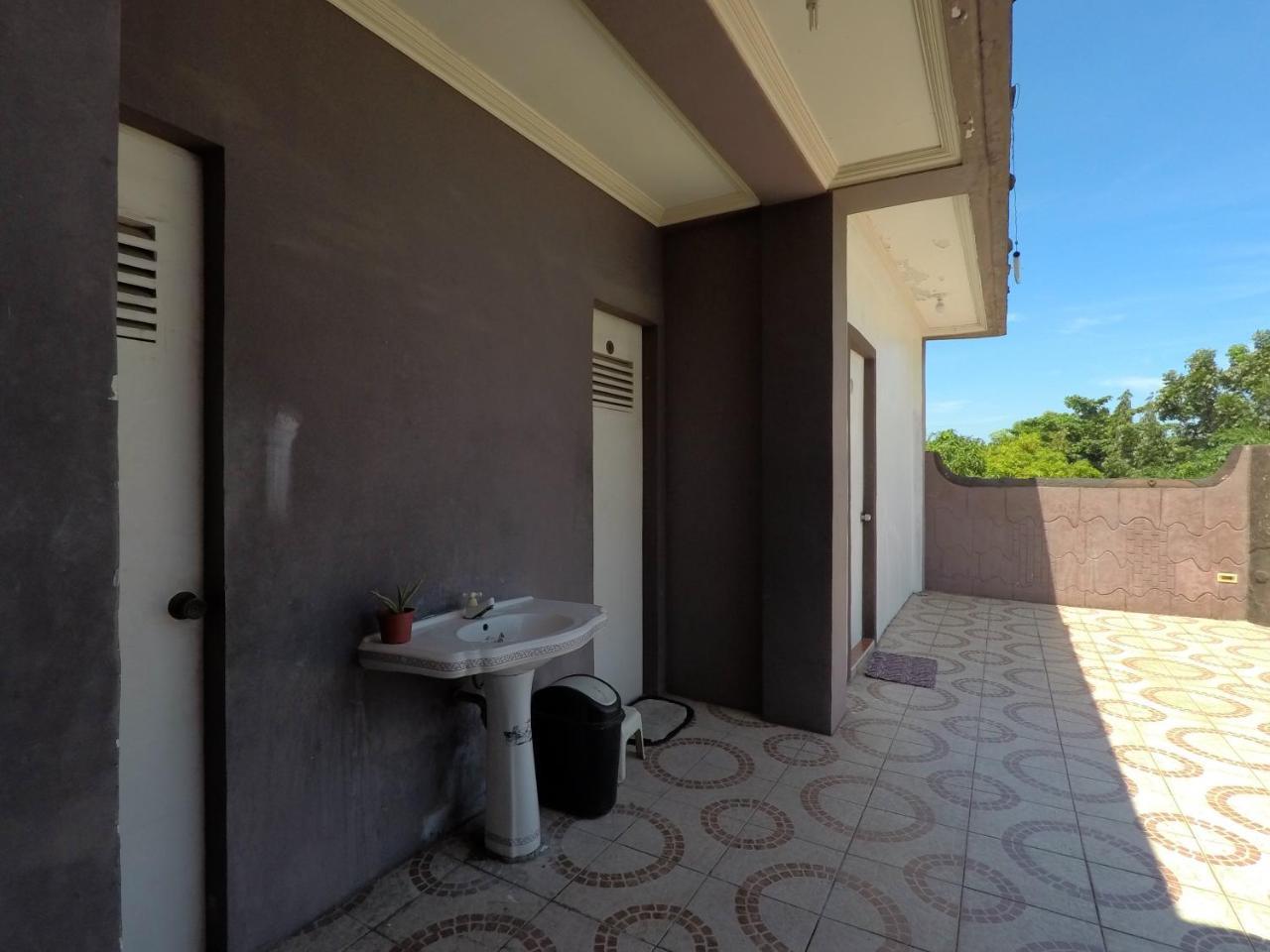 Pe'Re Aristo Guesthouse Mandaue City Exterior photo