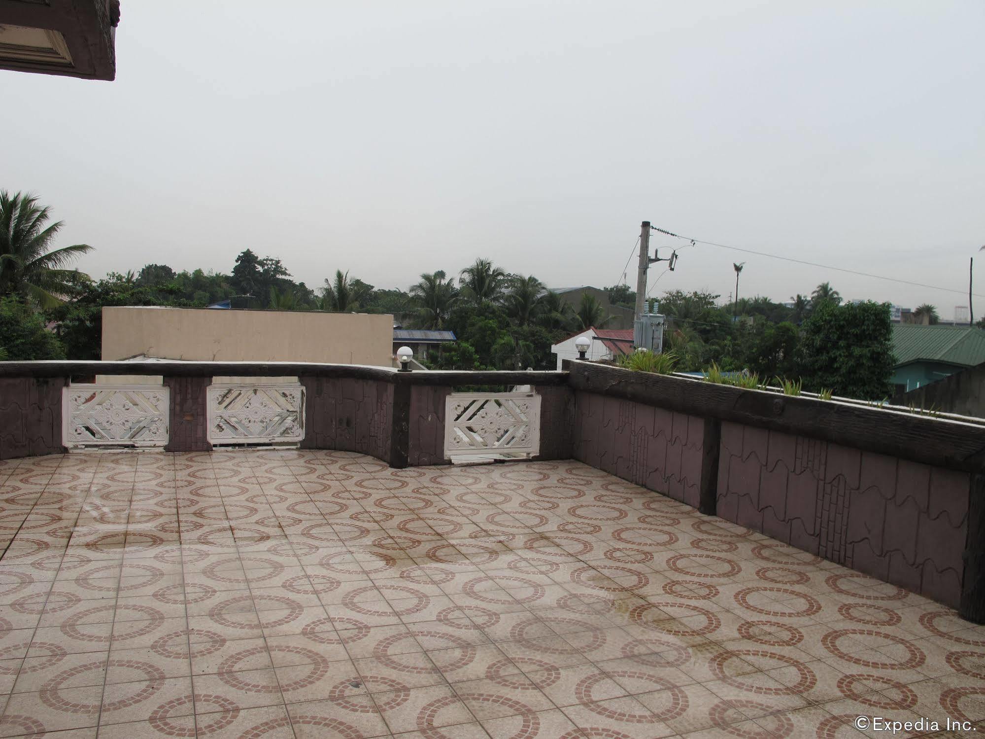 Pe'Re Aristo Guesthouse Mandaue City Exterior photo